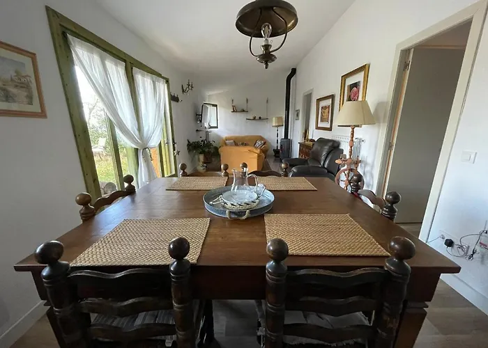 Aurora 2-Bed Cottage - Sleeps 4 - Montseny Park